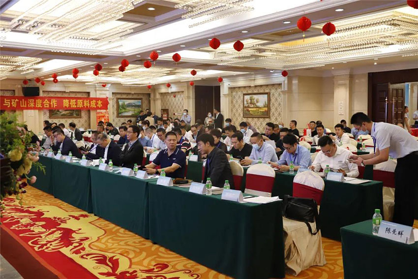 廣東陶瓷協(xié)會(huì)陶瓷原料專委會(huì)成立，萬達(dá)業(yè)任副會(huì)長單位